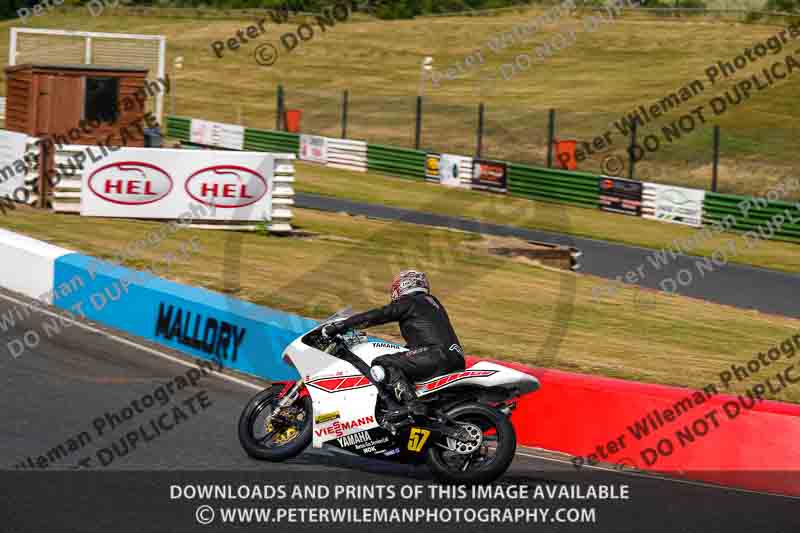 Vintage motorcycle club;eventdigitalimages;mallory park;mallory park trackday photographs;no limits trackdays;peter wileman photography;trackday digital images;trackday photos;vmcc festival 1000 bikes photographs